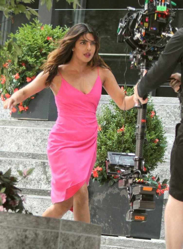 Priyanka Chopra ouvre le décolleté à New-York