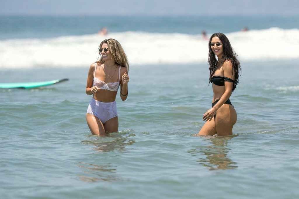 Rachel McCord et Eva Pepaj en bikini à Santa Monica