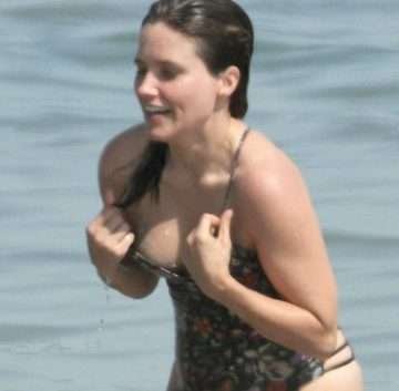 Sophia Bush en maillot de bain à Malibu