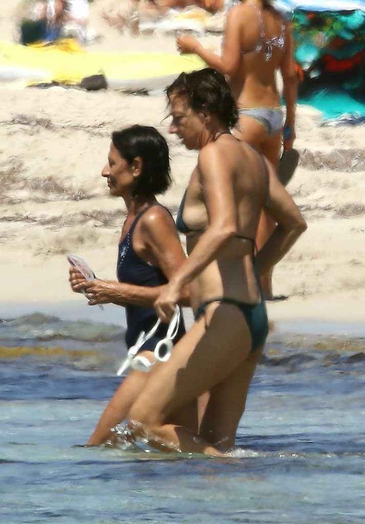 Gianna Nannini seins nus à Formentera