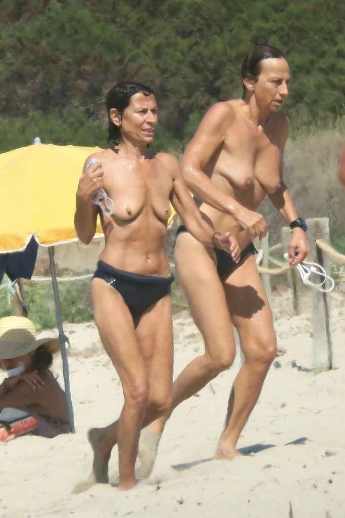 Gianna Nannini seins nus à Formentera