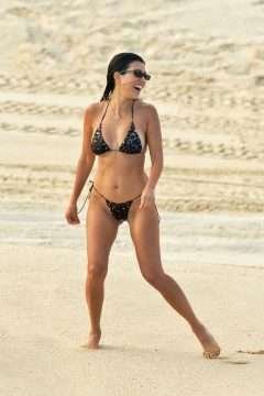 Kourtney Kardashian toujours en bikini au Mexique