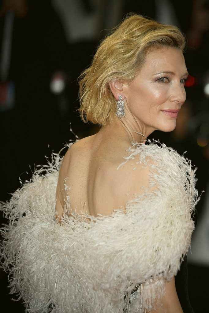 Cate Blanchett ouvre le décolleté à la Mostra de Venise