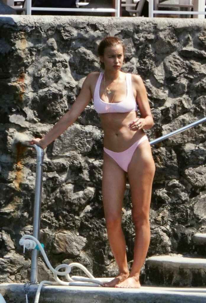 Irina Shayk en bikini à Positano