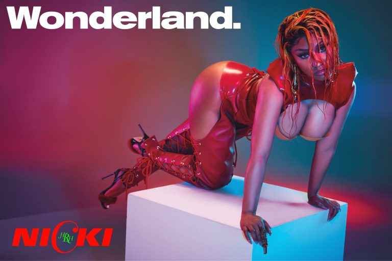 Nicki Minaj pose dans Wonderland Magazine