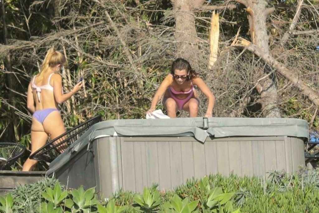 Bella Hadid en bikini à Malibu