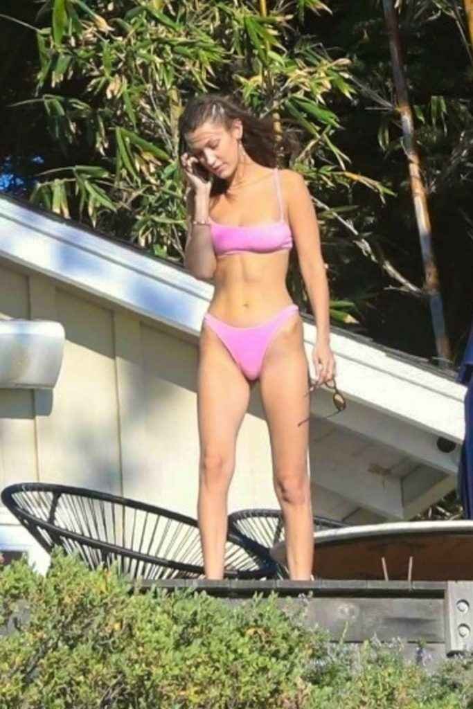 Bella Hadid en bikini à Malibu