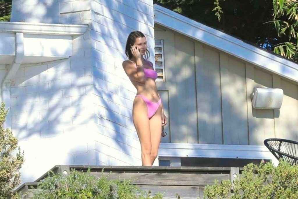 Bella Hadid en bikini à Malibu