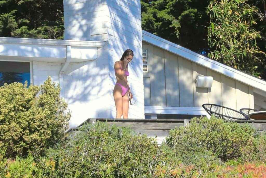 Bella Hadid en bikini à Malibu