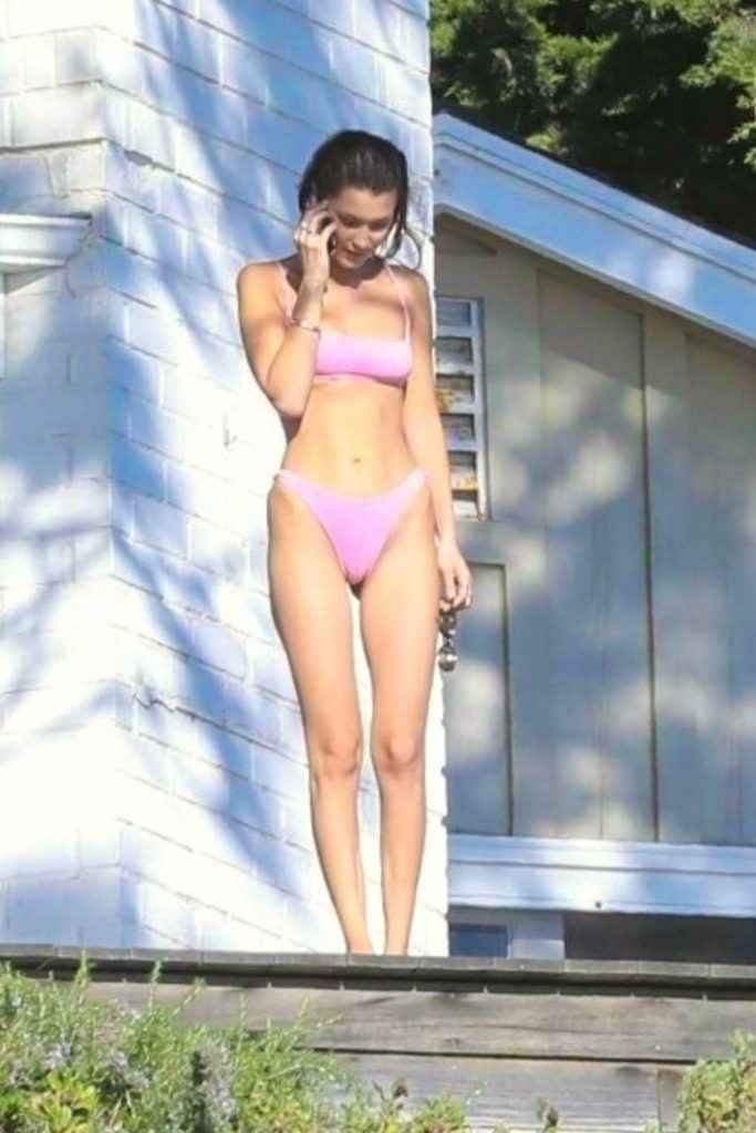 Bella Hadid en bikini à Malibu