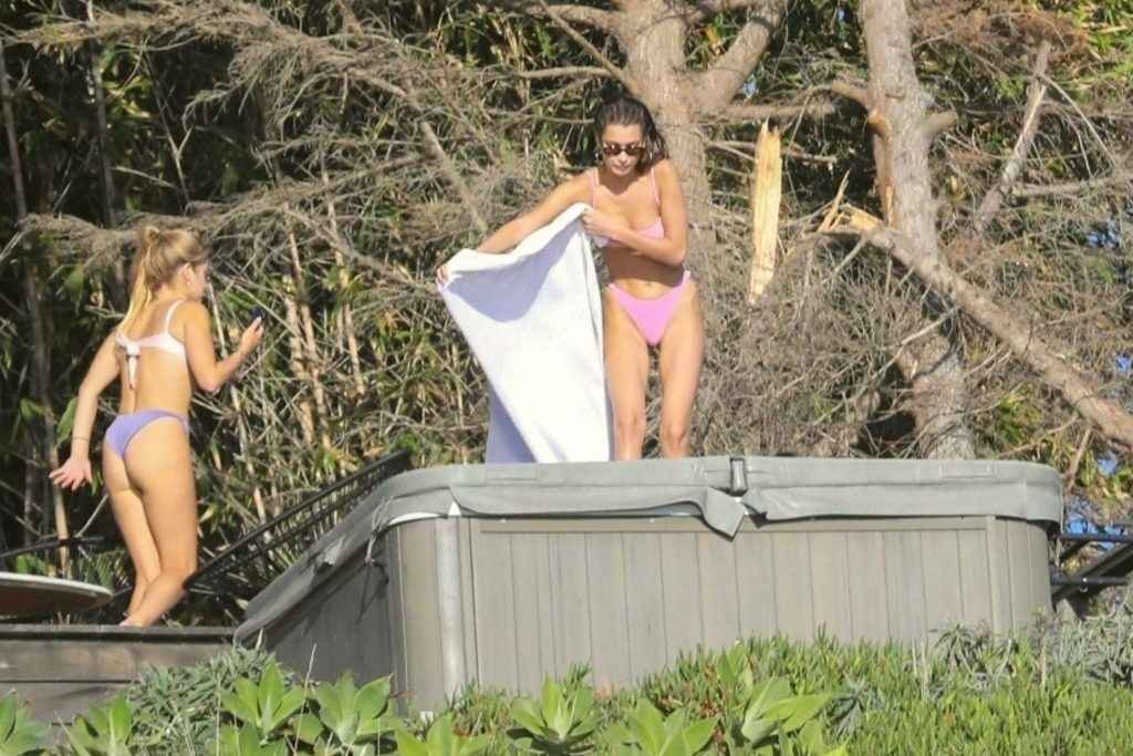 Bella Hadid en bikini à Malibu