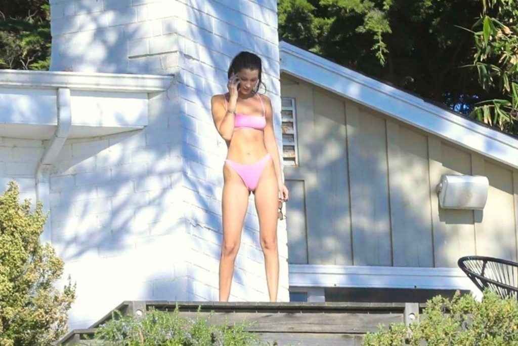 Bella Hadid en bikini à Malibu