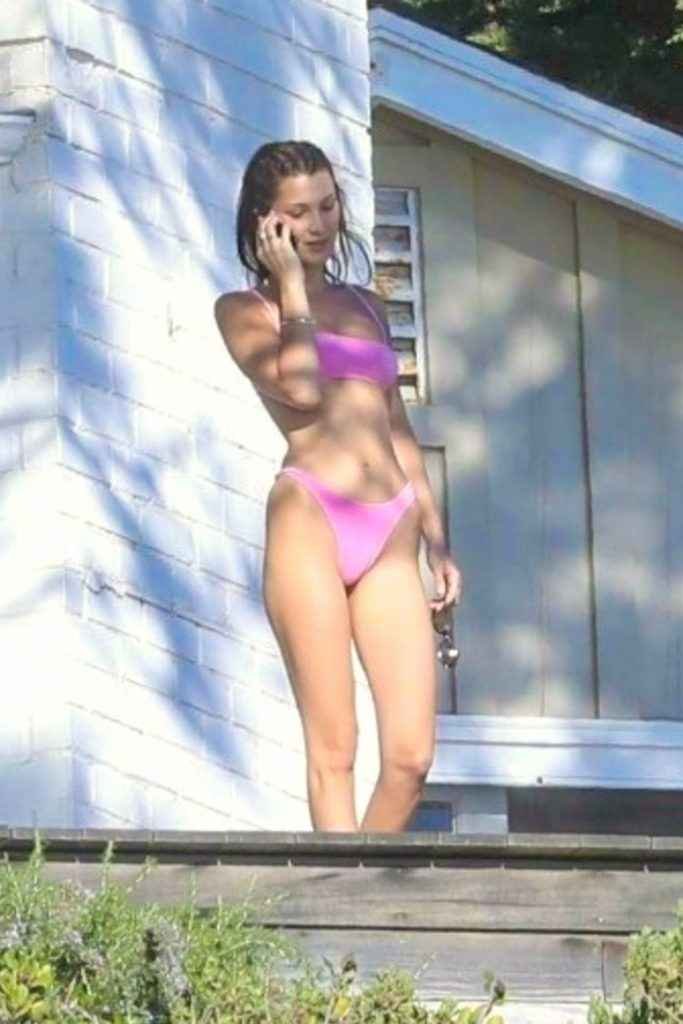 Bella Hadid en bikini à Malibu