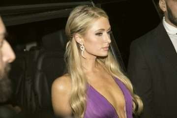 Paris Hilton ouvre le décolleté à Milan