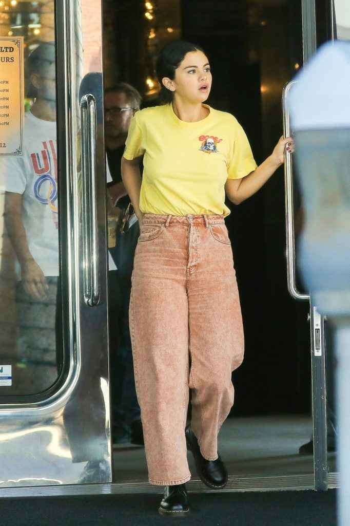 Selena Gomez en balade à Beverly Hills