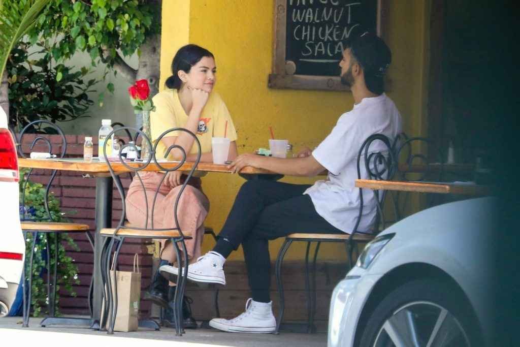 Selena Gomez en balade à Beverly Hills