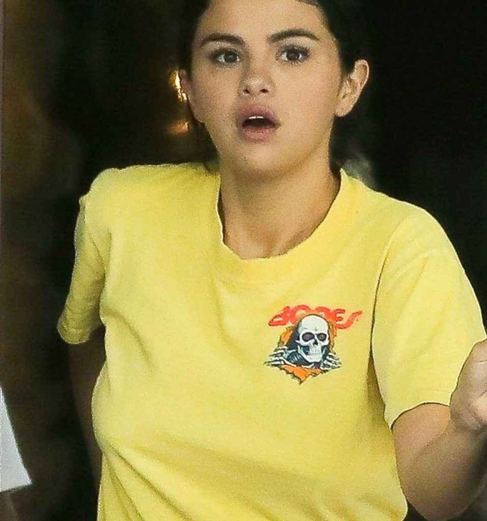 Selena Gomez en balade à Beverly Hills