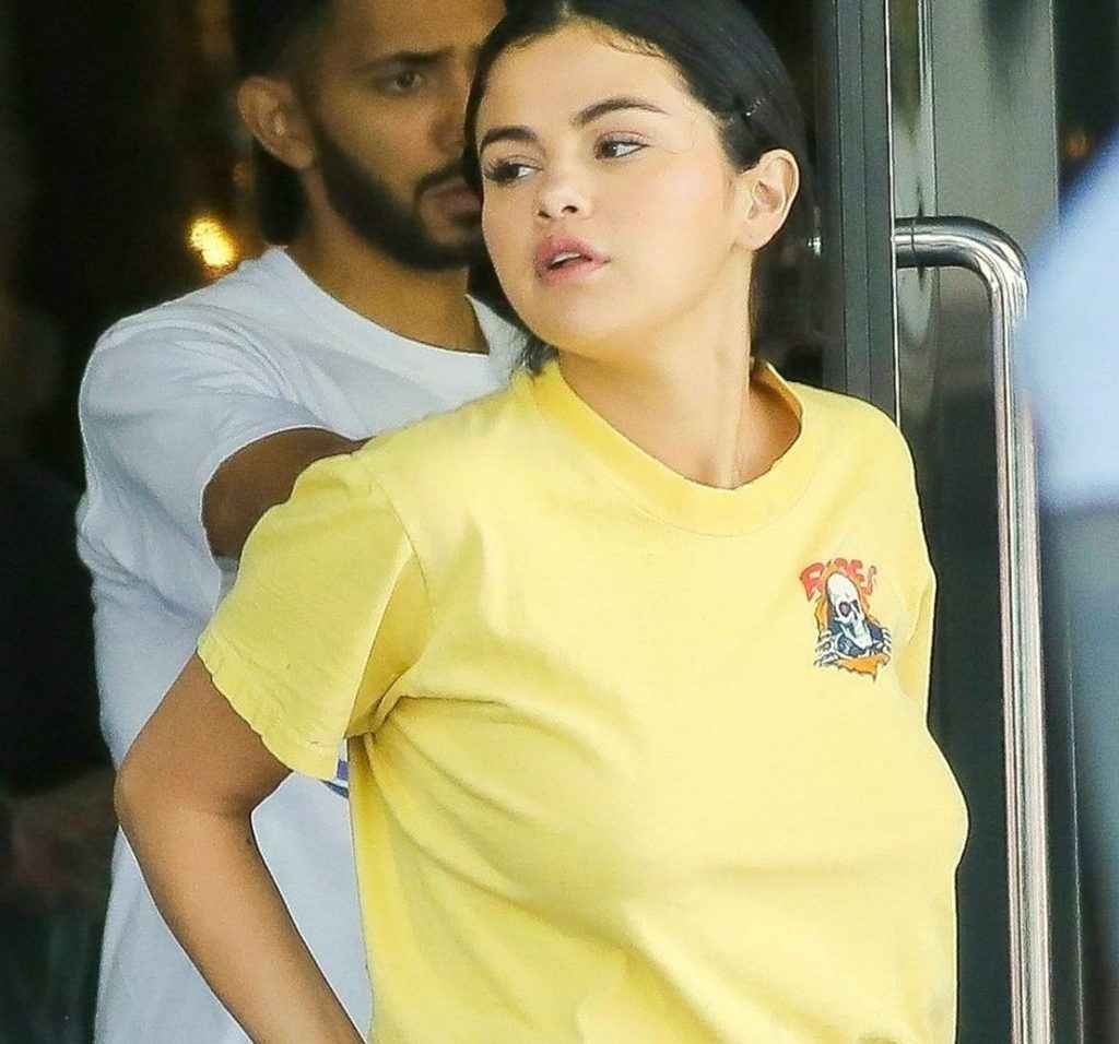 Selena Gomez en balade à Beverly Hills