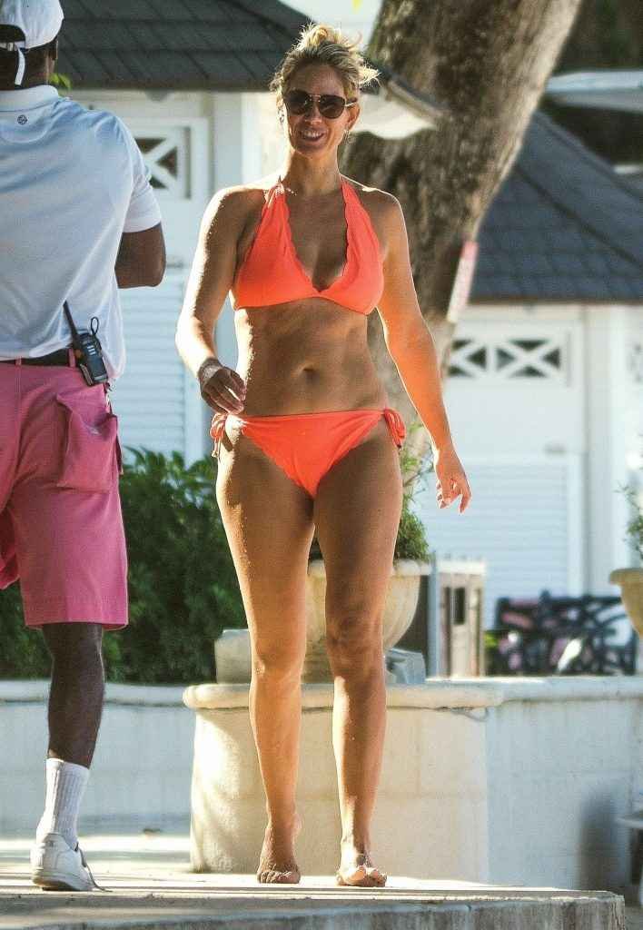 Chanelle McCoy en bikini à La Barbade