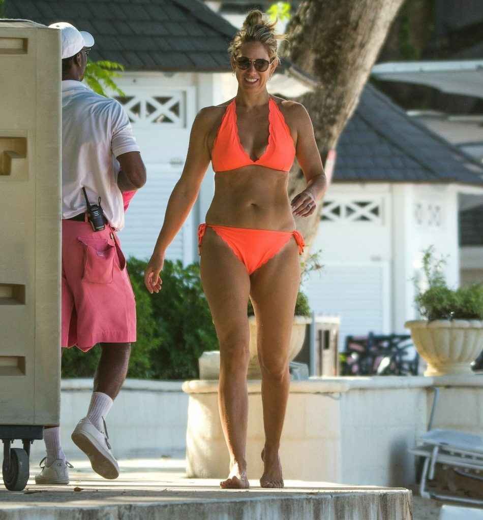 Chanelle McCoy en bikini à La Barbade