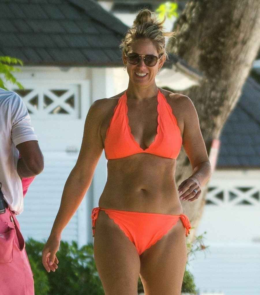 Chanelle McCoy en bikini à La Barbade