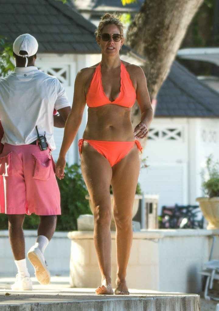 Chanelle McCoy en bikini à La Barbade