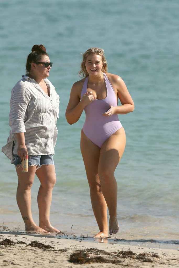 Iskra Lawrence en maillot de bain et bikini à Miami