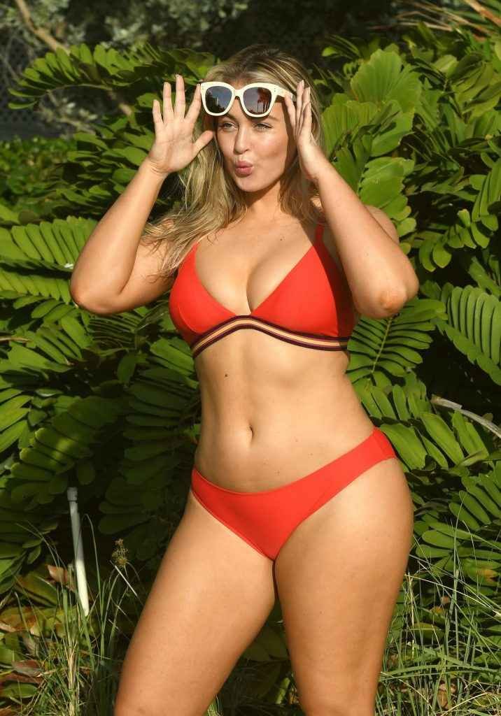 Iskra Lawrence en maillot de bain et bikini à Miami