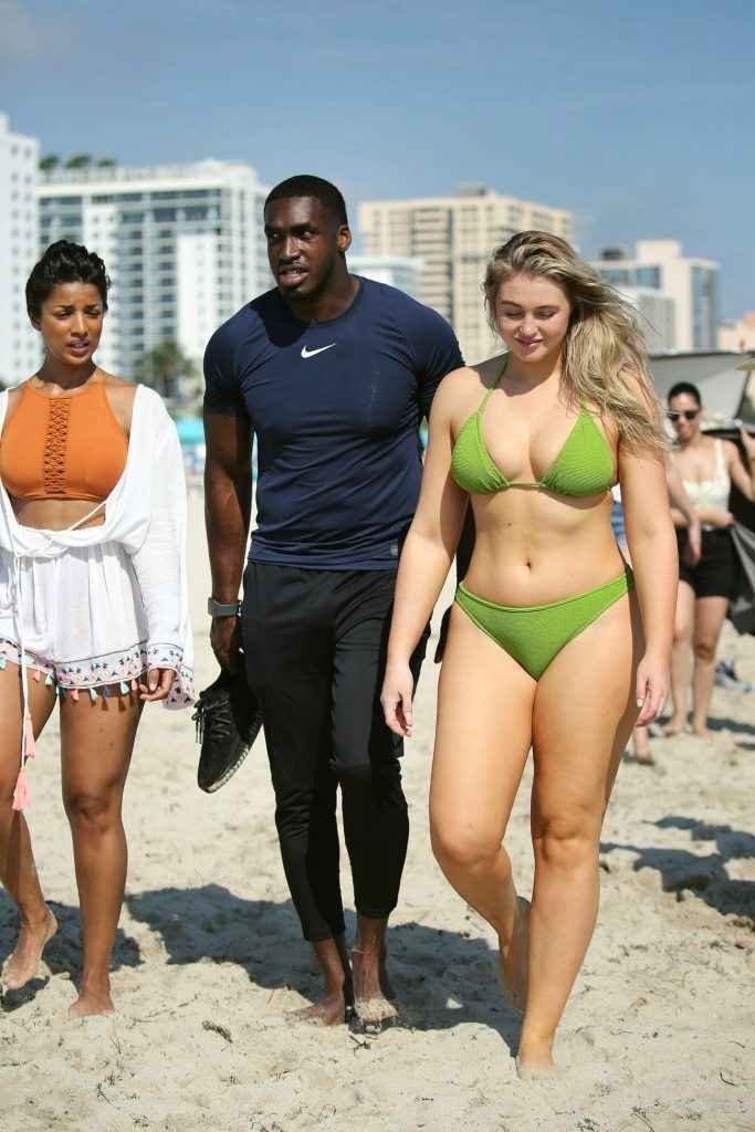 Iskra Lawrence en maillot de bain et bikini à Miami