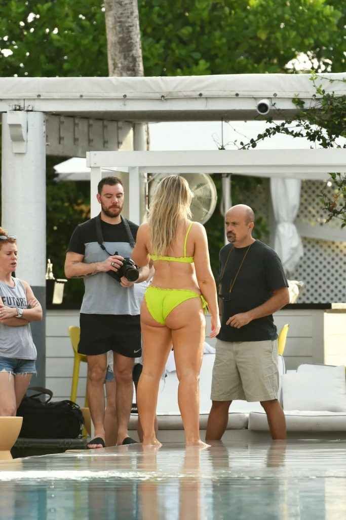 Iskra Lawrence en maillot de bain et bikini à Miami