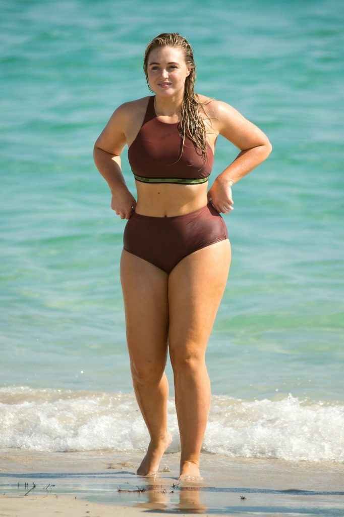 Iskra Lawrence en maillot de bain et bikini à Miami