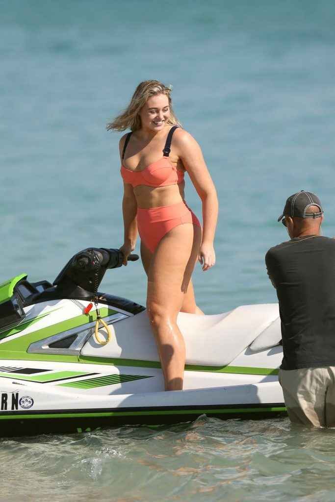 Iskra Lawrence en maillot de bain et bikini à Miami