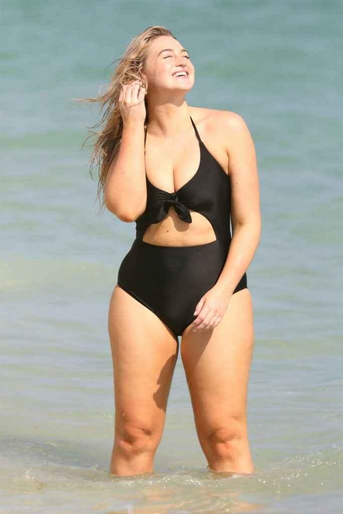 Iskra Lawrence en maillot de bain et bikini à Miami