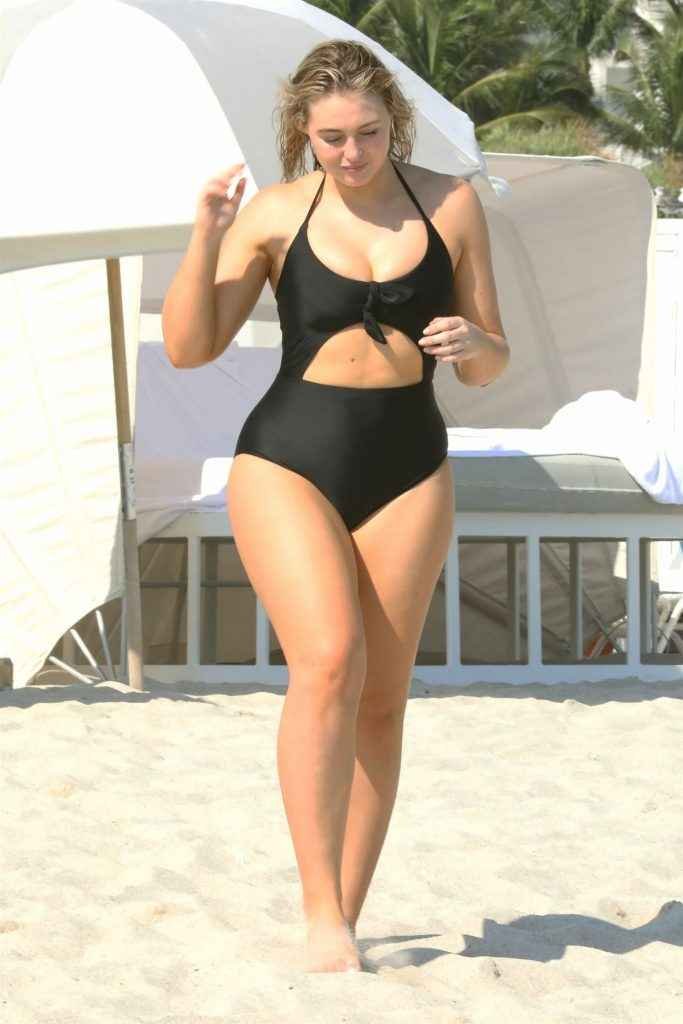 Iskra Lawrence en maillot de bain et bikini à Miami