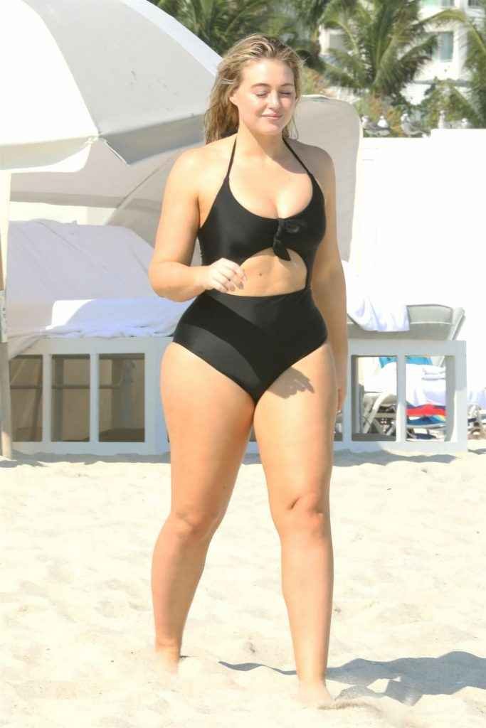 Iskra Lawrence en maillot de bain et bikini à Miami