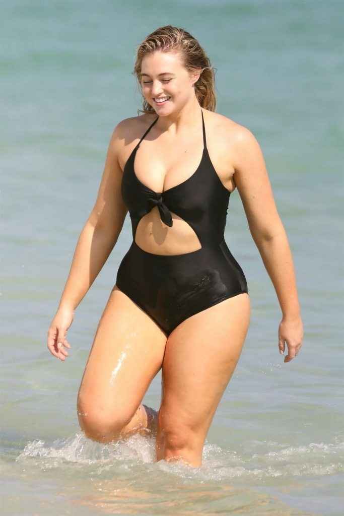 Iskra Lawrence en maillot de bain et bikini à Miami