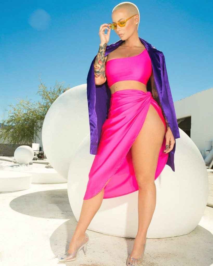 Amber Rose nue