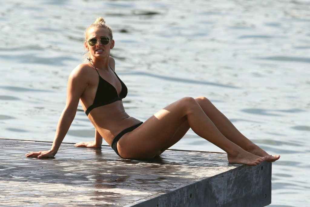 Anna Heinrich en bikini à Sydney