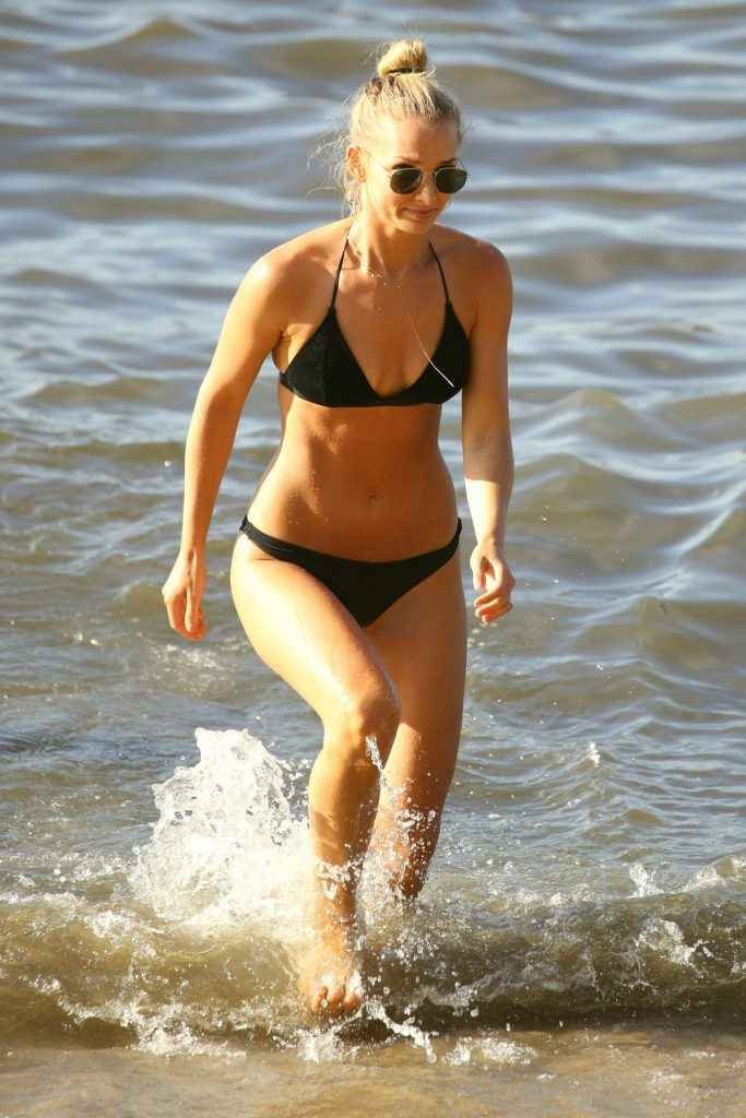 Anna Heinrich en bikini à Sydney