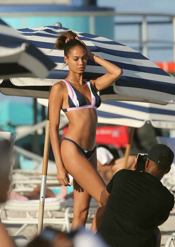 Joan Smalls en bikini à Miami