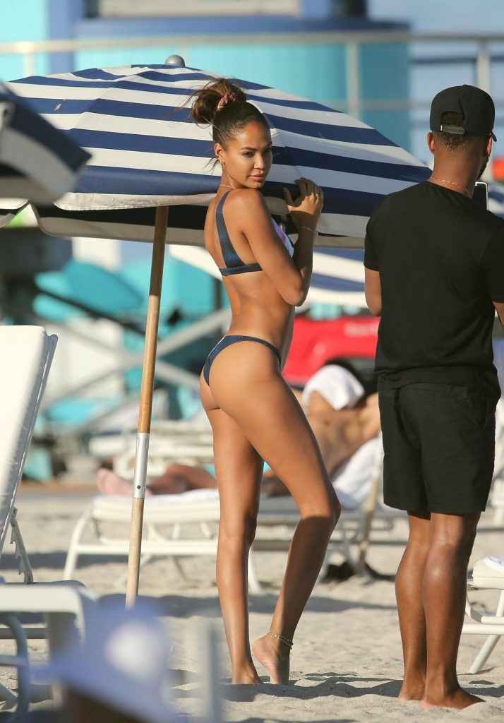 Joan Smalls en bikini à Miami