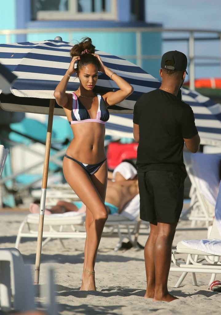 Joan Smalls en bikini à Miami