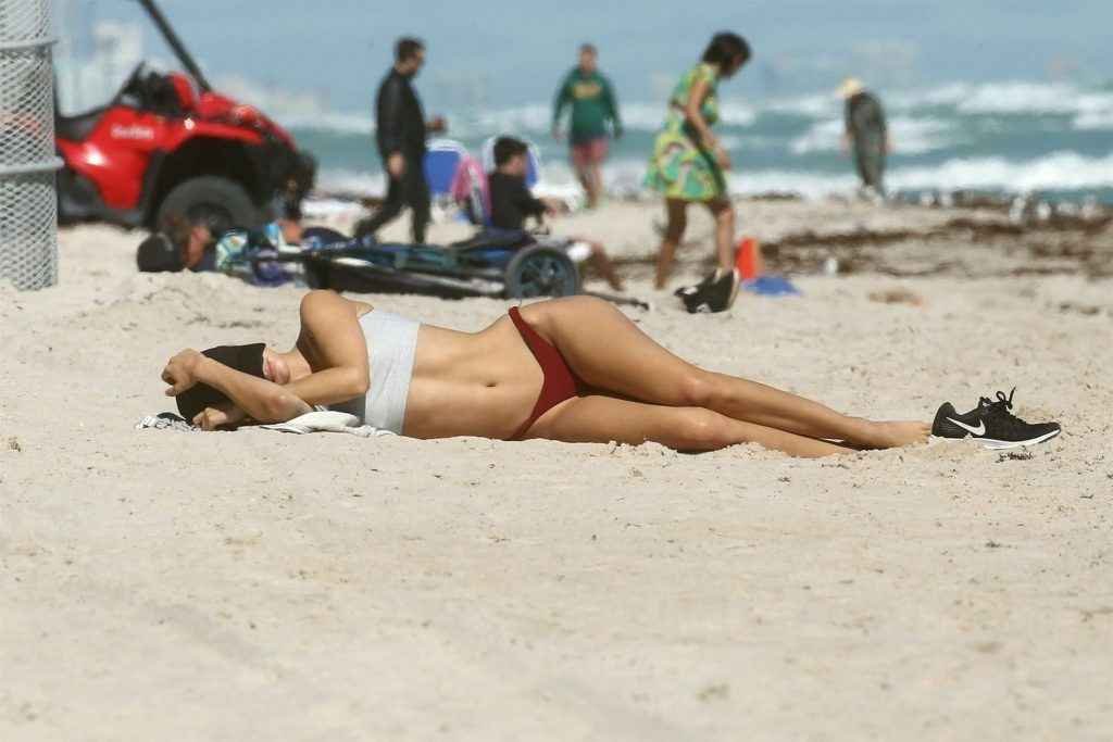 Kimberley Garner en bikini à Miami