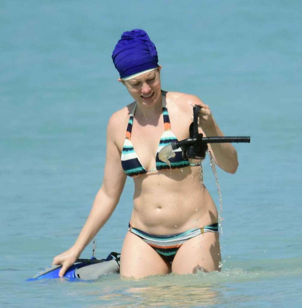 Meredith Ostrom en bikini à La Barbade