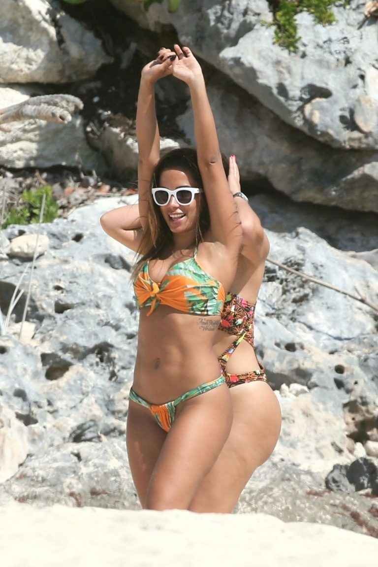 Anitta en bikini au Mexique