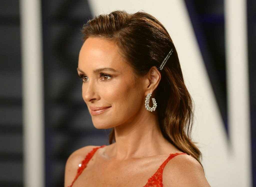 Catt Sadler ouvre le décolleté chez Vanity Fair