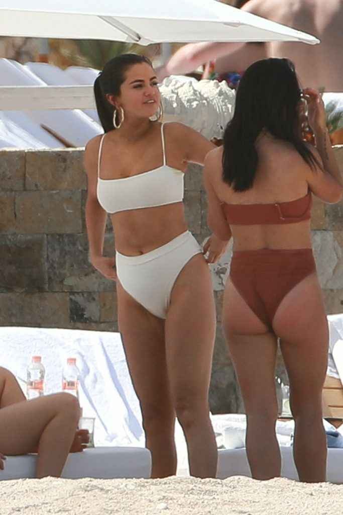 Selena Gomez en bikini au Mexique