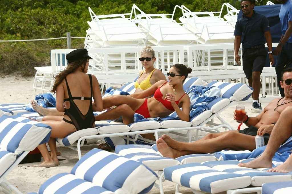 Olivia Culpo et Devon Windsor en bikini à Miami Beach