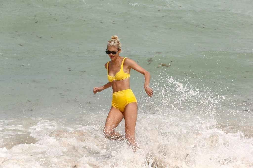 Olivia Culpo et Devon Windsor en bikini à Miami Beach