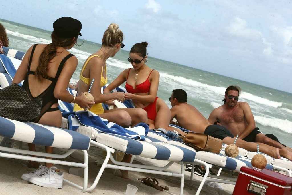 Olivia Culpo et Devon Windsor en bikini à Miami Beach